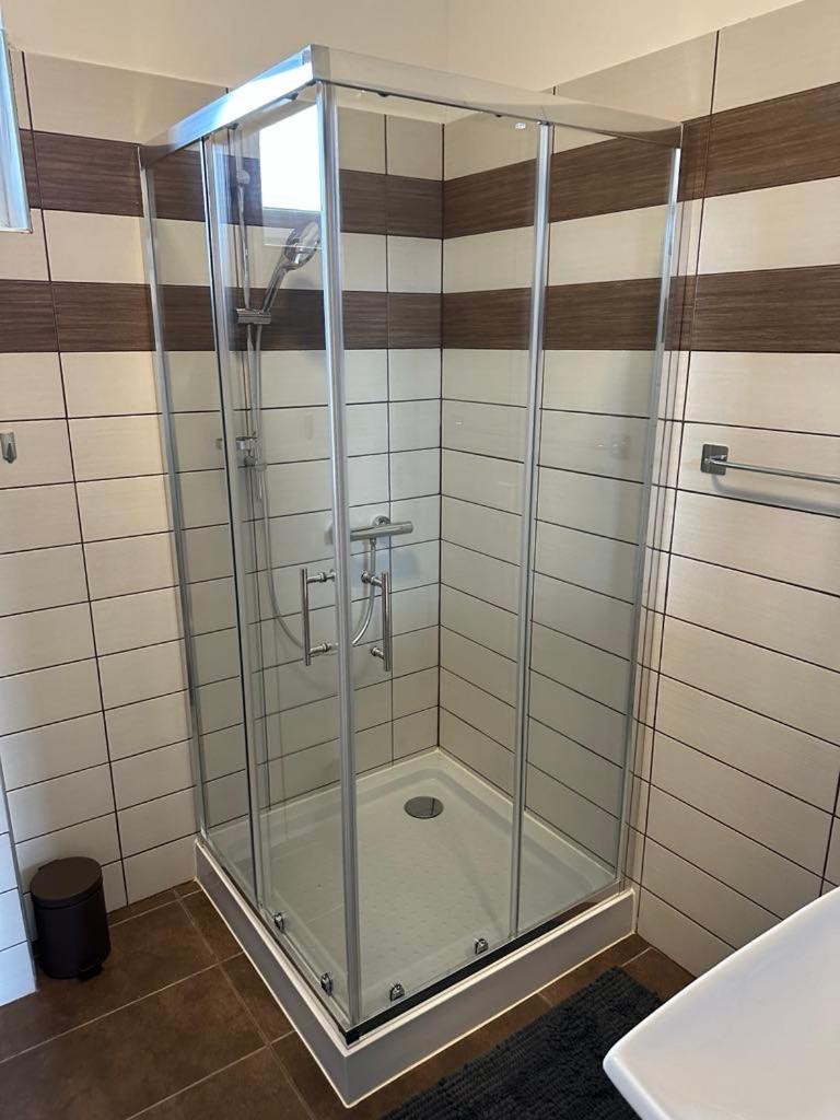 Appartement Kehida Relax Apartmanhaz *
