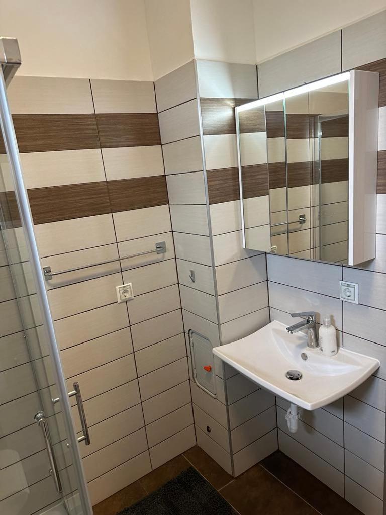 Kehida Relax Apartmanhaz Appartement *